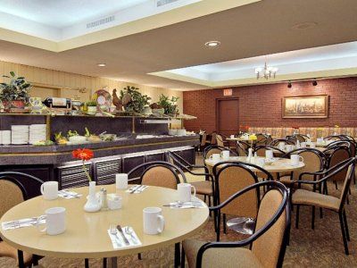 Ramada Plaza By Wyndham Downtown 3* Calgary